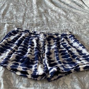 Purple white tie dye flowy shorts